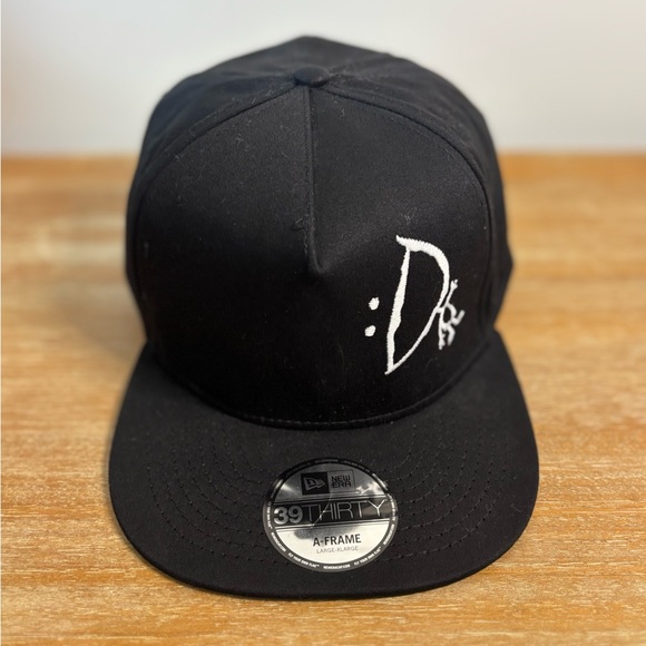 New Era D Spot Black 39THIRTY A-Frame Hat Large/Xlarge - Picture 1 of 7